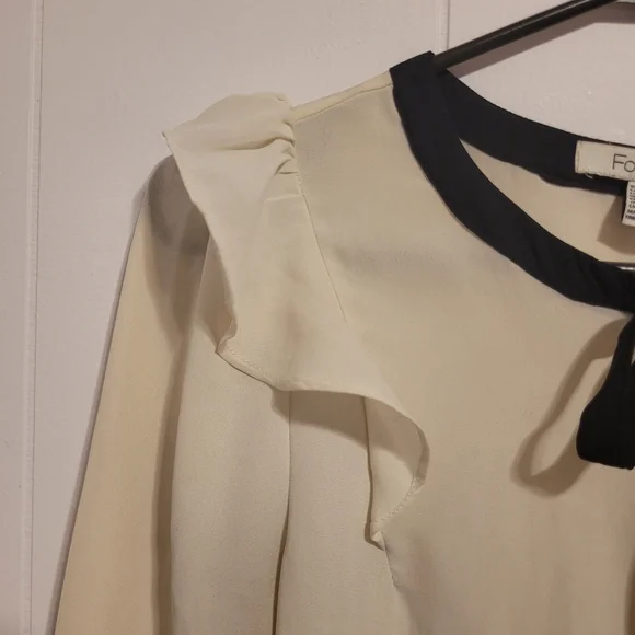 Forever 21 Chiffon Button Up Blouse - Picture 3 of 7